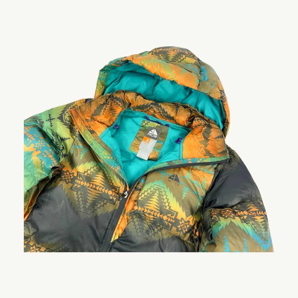 Green y2ks NIKE ACG Aztec Puffer Jacket Coat (M)