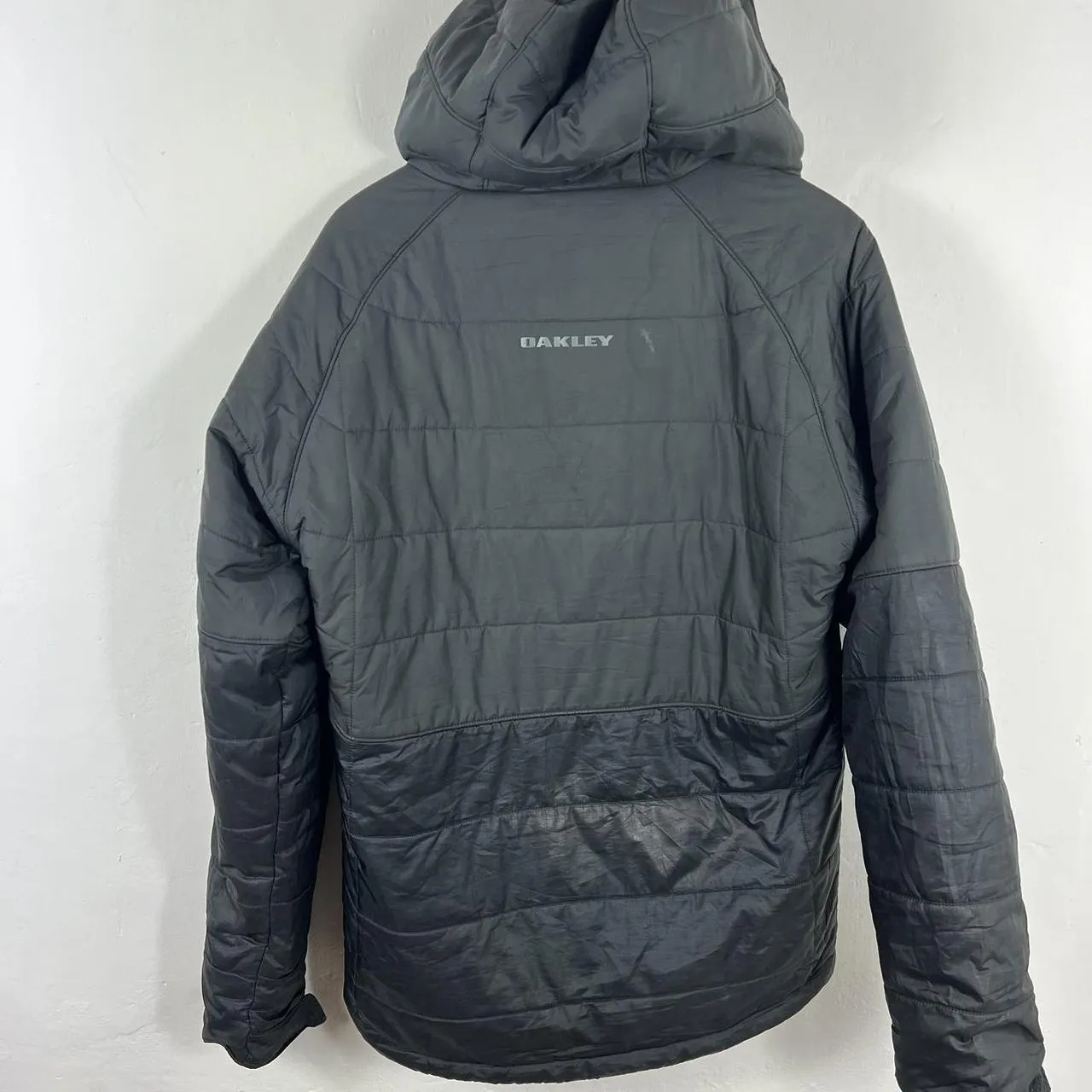 Oakley puffer jacket medium