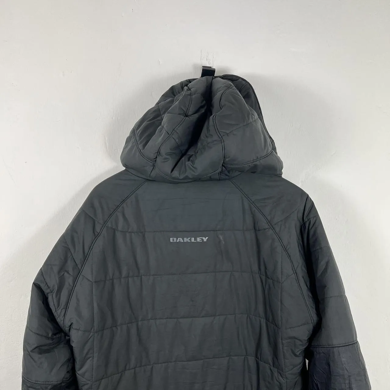 Oakley puffer jacket medium