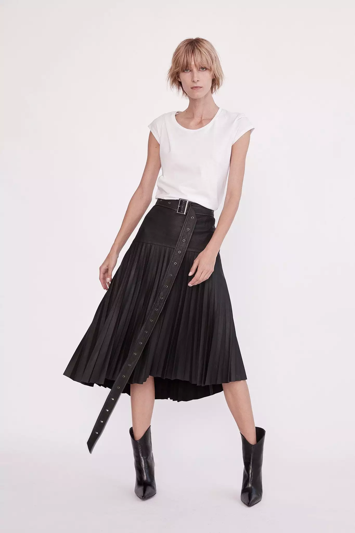 Park Avenue Pleated Skirt Black Leather