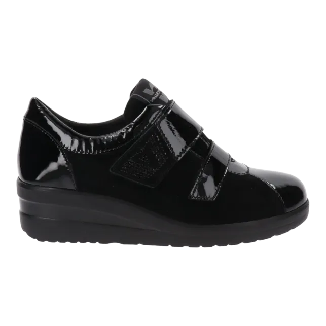 Sneakers da donna con strappi e con zeppa  nero Cod: 36205